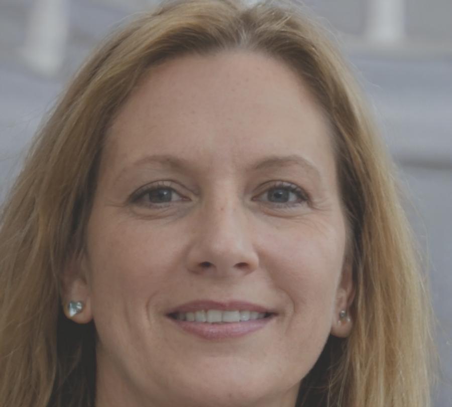 Esperanza Villareal, Directora de Educación Financiera